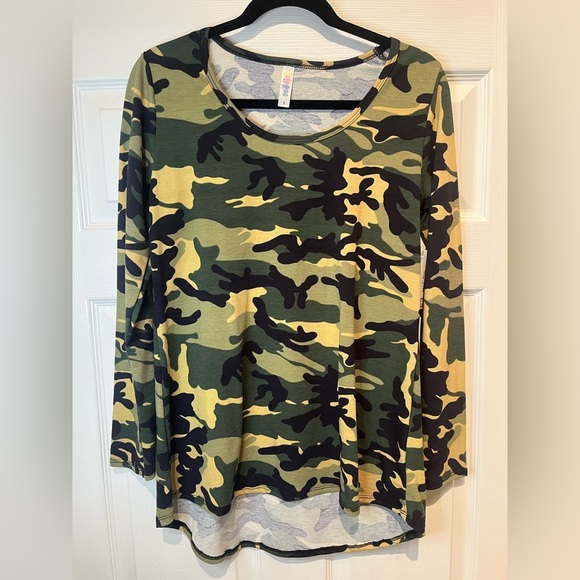 LuLaRoe Small Camo Lynnae - Picture 1 of 2